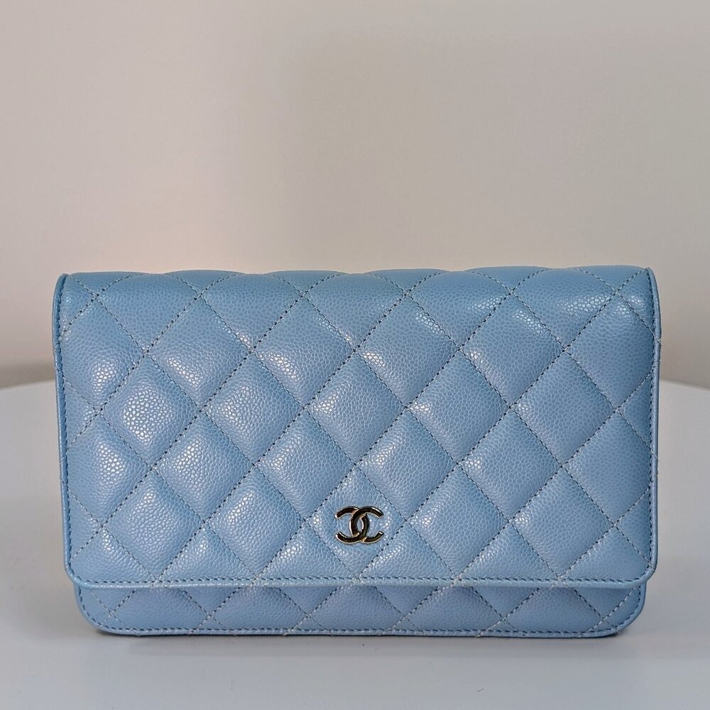 Chanel Blue Caviar Wallet on Chain (WOC) - Picture 4 of 16